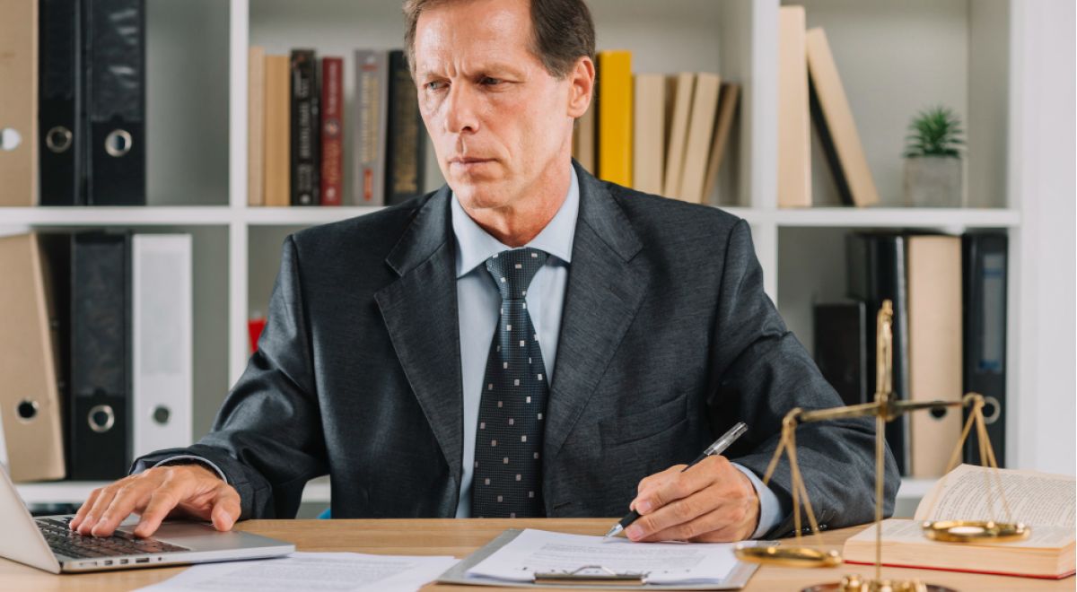 Commercial Lawyer - Dixon and Sanders Lawyers